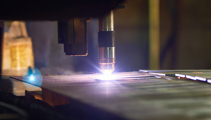 Metal cutting laser